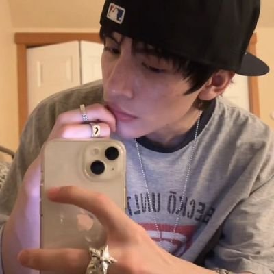 4kverse's profile picture. 