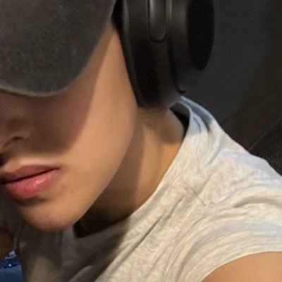 loryddo's profile picture. 