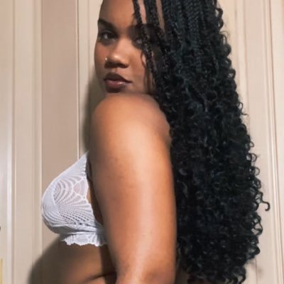 021sabela's profile picture. audaz, revél, vivaz