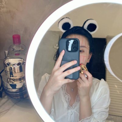 DaineSuzanne's profile picture. Don’t change for change’s sake. Change becomes truly rewarding only when you do it with intent.