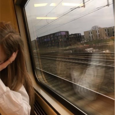 ipekgibiii's profile picture. Noktalama işaretlerini doğru yerde kullanamıyorum.