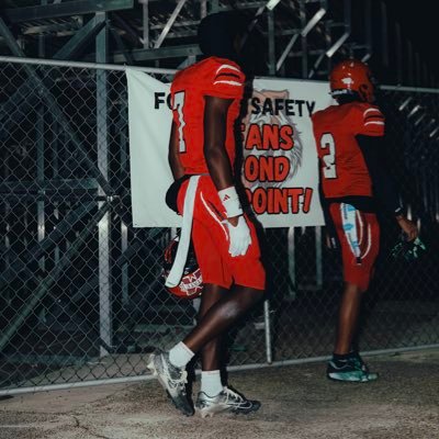 cyionsmith5's profile picture. |4⭐️|ATH | Blountstown HS |6'2| 175| cyionsmith01@gmail.com | HC:@CoachWaggonerGT https://t.co/U9Ln58kdfh
