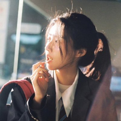 hueofserenity's profile picture. 你是永不坠落的朝阳 💫