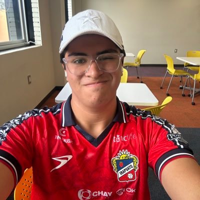 leonram0301's profile picture. we ball.