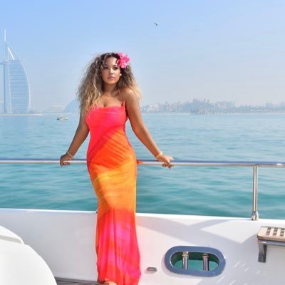 Lady_Stelie's profile picture. Jésus Christ Est Seigneur IG : Steliie / 🇨🇬♥️