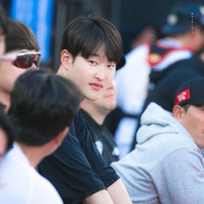 rxuzn_'s profile picture. 