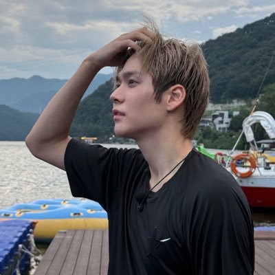 waverydr's profile picture. I’m your dream boy’s dream boy.