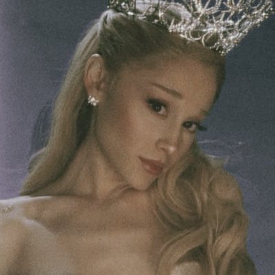 adoregrande's profile picture. somewhere over the rainbow.