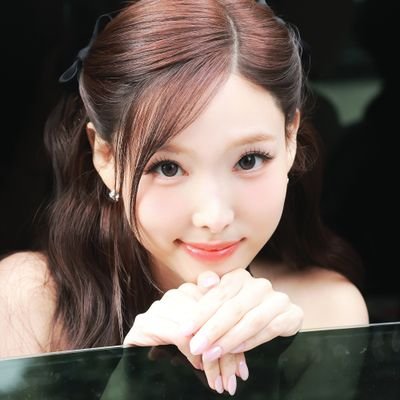 inyspcyarw's profile picture. mostly day6 eaj twice bts svt