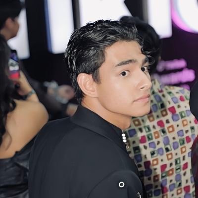 vghnharryhv's profile picture. this page for HV 💙