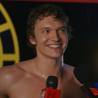 rjsluvr's profile picture. 26 | she/her | ♡ | #robrondale & #hollanov | fan account