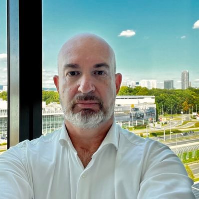 YaacovOzer's profile picture. Longevity advocate | Cloud and People enthusiast | Father and citizen | AI Sales at Oracle CEE