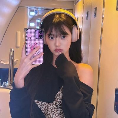 srqyri's profile picture. 🌷🦭💓✈️🌍🌌