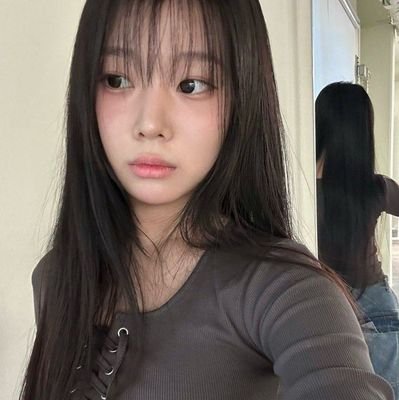 rinaaImnt's profile picture. books, pics & quiet moments