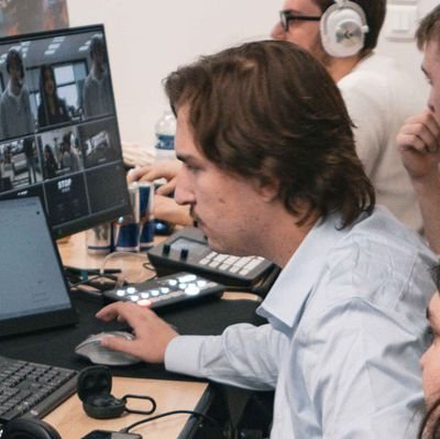 luca_alsina's profile picture. Développeur Catalan de retour dans le sud

❤️🏉💛

President @fisheye_prods