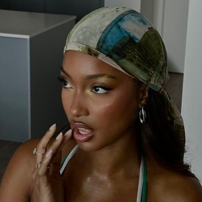 NIMPHCBXNNY's profile picture. ╭┈┈•˚ 𝟮𝟱⬚  ̸  ̸ 𝖠𝗳𝙧𝗂𝖼𝖺𝗇 𝙧𝗼𝗼t𝙨.∗  ̥ 𝑎𝑟𝑟𝑎𝑛𝑐𝑎𝑚𝑒 𝑙𝑎 𝑣𝑜𝑧 𝑦 𝑒𝑙 𝑐𝑙𝑖𝑡𝑜𝑟𝑖𝑠 𝑝𝑎 𝑠𝑒𝑟 𝑚𝑎𝑠 𝑝𝑢𝑙𝑐𝑟𝑎...  
𝖘𝖈𝖔𝖗𝖙