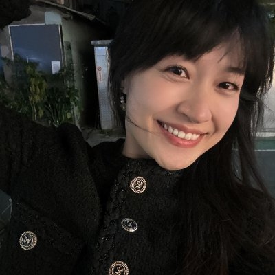 SabrinaBehrens's profile picture. Beauty is the accumulation of details; confidence is the sublimation of mindset.