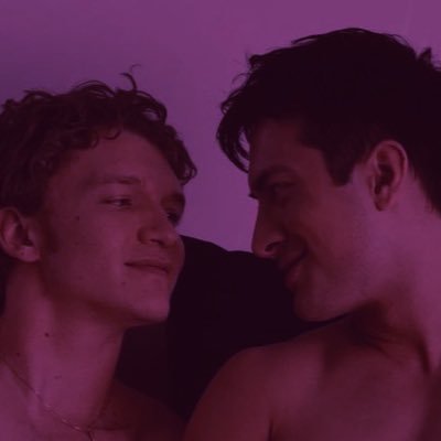 g_o_h_b's profile picture. Comms!