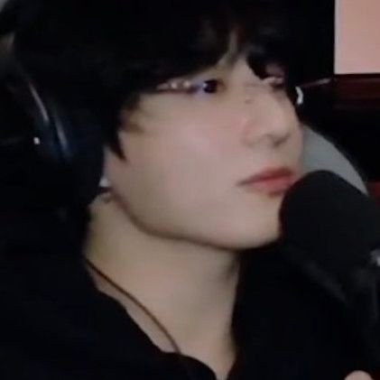 cqtsko's profile picture. ᳝ 𝆬⃝.    two  hearts   ˖   ᘝ  !