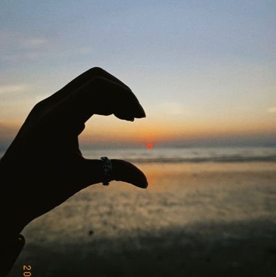 94bkly_'s profile picture. 🪄 (รีเยอะ) รอ #เขาชื่ออันวาร์  : 
ขอบคุณศิลปินคนโปรดที่ทำให้ยิ้มได้ในวันที่ยิ้มยาก  🙂