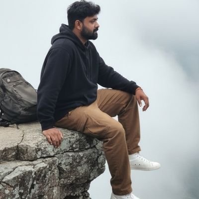 Itz_Rmd's profile picture. நீ ஆதரவாக தோள் சாய்ந்தால்                                           
என் ஆயுள் நீளுமடி.. 🍁