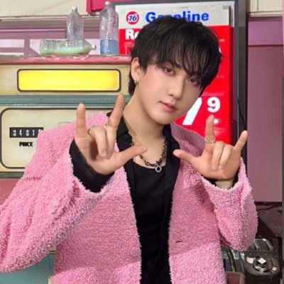 _wsbcat's profile picture. 23, nsfw!! • they/them • I mainly write for 🐰🐿️ + 🐺🐶 • wsbcat on ao3 • I censor just bc, you don’t have to tbh • my lex 💟