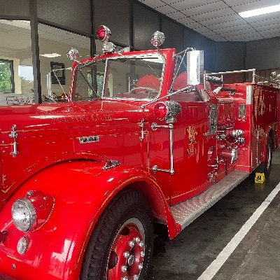 mikeffox1246's profile picture. Hvac tech pro 2A  firefighter from Ct dog lover Pro MAGA