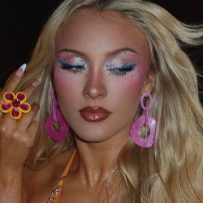 hanavrose's profile picture. 