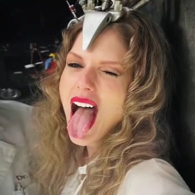 sapekinhaswift's profile picture. 𝙲𝚁𝙵 ⚽| 𝙺𝙲 𝙲𝚑𝚒𝚎𝚏𝚜 🏈 | 𝙺𝙲 𝚁𝚘𝚢𝚊𝚕𝚜 ⚾

𝚆𝚛𝚒𝚝𝚝𝚎𝚗 𝚋𝚢 𝚃𝚊𝚢𝚕𝚘𝚛 𝚂𝚠𝚒𝚏𝚝

#ChiefsKingdom
#HookEm
#TSTheLifeOfAShowgirl