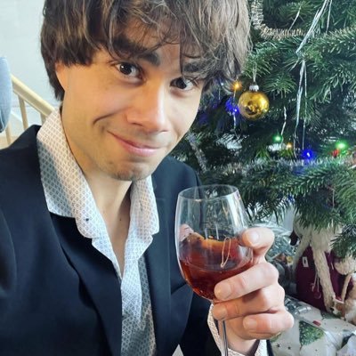 Dash_Stark_87's profile picture. 🎻 - @AlexanderRybak❤ Brothers: @pedrooski04, @CodyMartin1223 sister twin: @zombiicayitos_