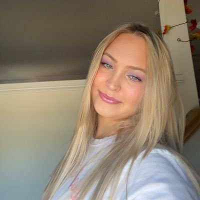 BethanyyXoXo_'s profile picture. || Fortnite SAC is bethy #ad || I post occasional thirst pics and play fortnite🎀