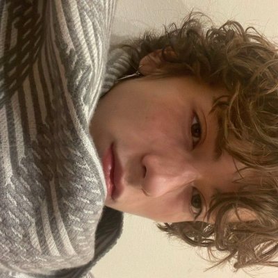 DylanNguye33705's profile picture. 