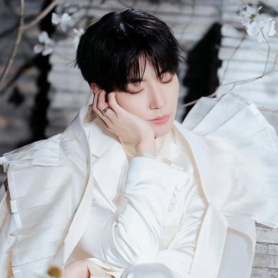 RahmaaInGi's profile picture. #𝑰𝒍𝒉𝒂𝒏𝑺̧𝒆𝒏 🖤✨️
#𝑳𝒆𝒆𝑱𝒐𝒐𝒏𝑮𝒊 🩶💫
#𝑯𝒘𝒂𝒏𝒈𝑰𝒏𝒀𝒐𝒖𝒑 🤍🪄
#𝑺𝒖𝒑𝒆𝒓𝑱𝒖𝒏𝒊𝒐𝒓 𝑬𝑳𝑭 💙🧚🏻‍
H O M O P H O B I C ✌🏻 #FreePalestine 🇵🇸