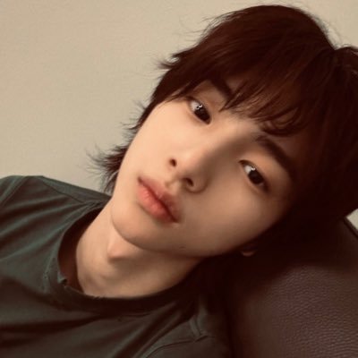 _juu1y's profile picture. 