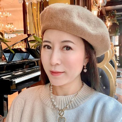 EyeCandiceCandy's profile picture. I love life, I love food, I love pets, I especially love dogs, and I love traveling.