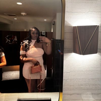 astan___'s profile picture. 