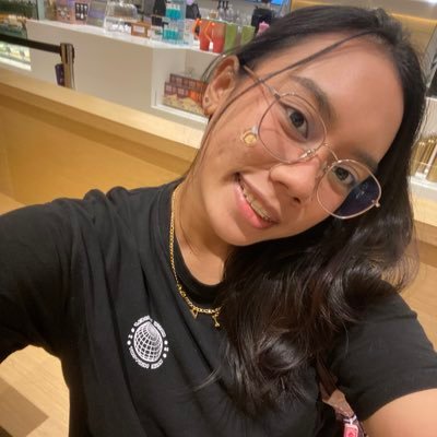 veencristine's profile picture. 𓏲 ₊˚๑ ꒰ keep going ! ꒱ ໑‧₊˚.ꪆ | RPh Nov 2025 🦖🦋 |