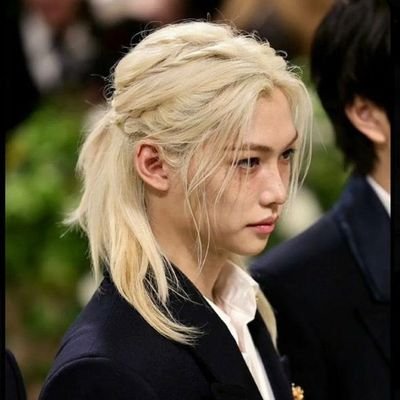 radiantlixie's profile picture. felix 💕
hyunlix enthusiast 💕
OT8 💕
multi shipper