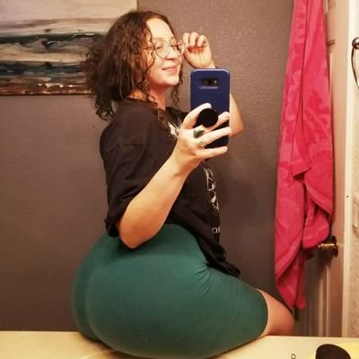 JuneThuber's profile picture. Spreading smiles and good vibes  Living life in full color. Always chasing sunsets and sweet moments.