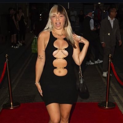 susan_mist35625's profile picture. Hi my name is mistress Susan I’m looking for a submissive sissy slave or slut