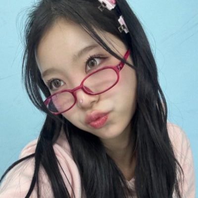 cosmokye's profile picture. head #kyehoon-er & number 1 cosmosy stan