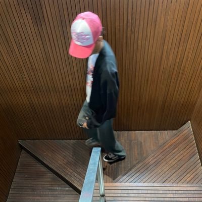 b74ckpunk's profile picture. coba tebak