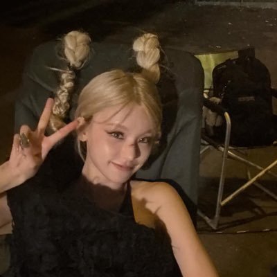 yejibissexual's profile picture. carpe diem