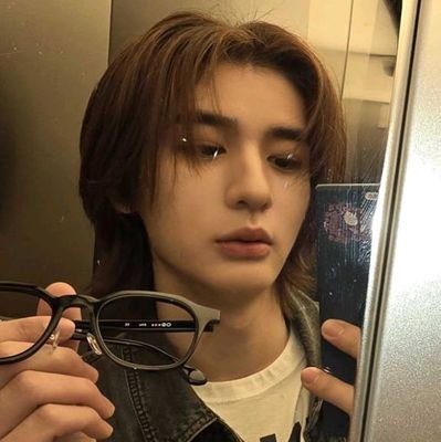 Leehafn's profile picture. Tethered to Myungjae, the one who writes him perfectly, but still roam with the Mignons and @boynextrage.