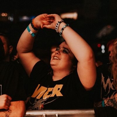 Lunarlizdesigns's profile picture. Freelance Graphic Designer & Photographer || Available for hire/tour || 28. They/Them 🇸🇾 🇱🇧🇮🇪||  Opinions are my own || Inquires: Lizraineyart@Gmail.com