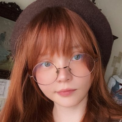 AliceTwinTails's profile picture. I love read books, decorate my home and do aesthetic content!