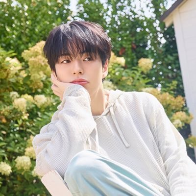 ischeolberimilk's profile picture. 