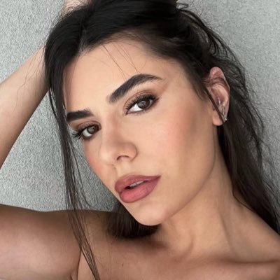 abeluade's profile picture. você vai conhecer o país das maravilhas - cjota