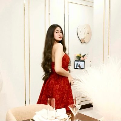 mariachelorena's profile picture. Living both the school and court life 🏐