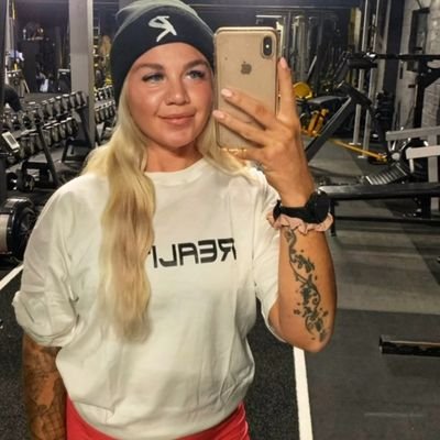 chels2e's profile picture. 🔸️yoga 🔸️endurance running🔸️trainer🔸️